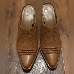 White Mountain Bronco Mules Pointed Toe Western Size 7 - Like New